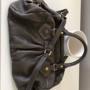 Gorgeous leather bag perfect for fall.